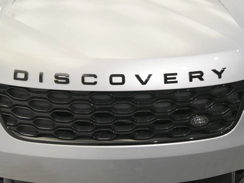 Used 2022 Land Rover Discovery HSE R-Dynamic AWD/4WD image 9
