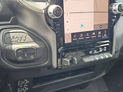 New 2026 RAM 3500 Big Horn AWD/4WD image 25