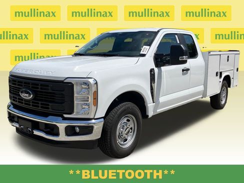 New 2025 Ford F250 XL w/ XL Chrome Package image 15