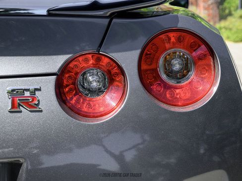 Used 2011 Nissan GT-R Premium AWD/4WD image 74