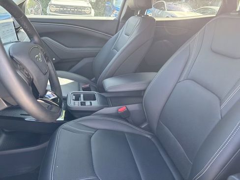 Used 2025 Ford Mustang Mach-E Premium image 6