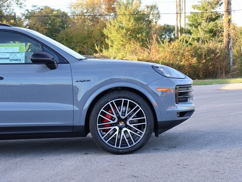 New 2026 Porsche Cayenne S image 10