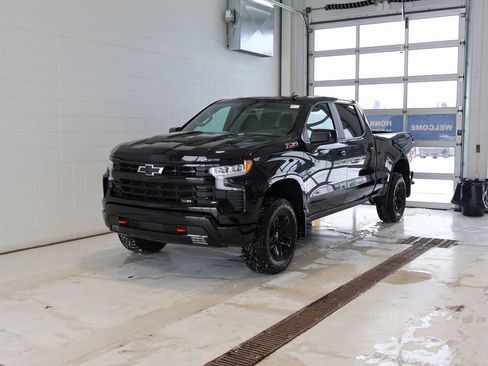 Used 2024 Chevrolet Silverado 1500 LT Trail Boss w/ Convenience Package II image 6