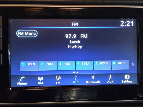 Used 2024 Nissan Versa S w/ S Plus Package image 25