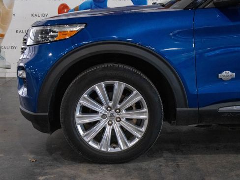 Used 2021 Ford Explorer King Ranch w/ Premium Technology Package image 17