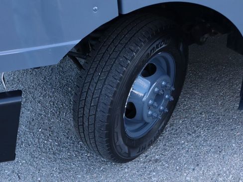 Used 2019 Ford E-450 and Econoline 450 Super Duty image 35