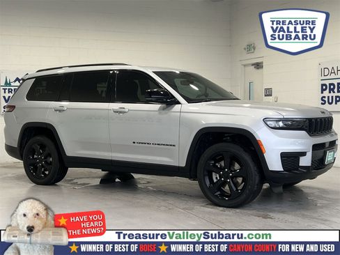 Used 2023 Jeep Grand Cherokee L Laredo image 1