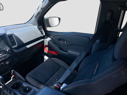 Used 2022 Nissan Frontier PRO-4X w/ Technology Package AWD/4WD image 22