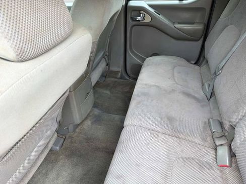 Used 2012 Nissan Frontier SV AWD/4WD image 14