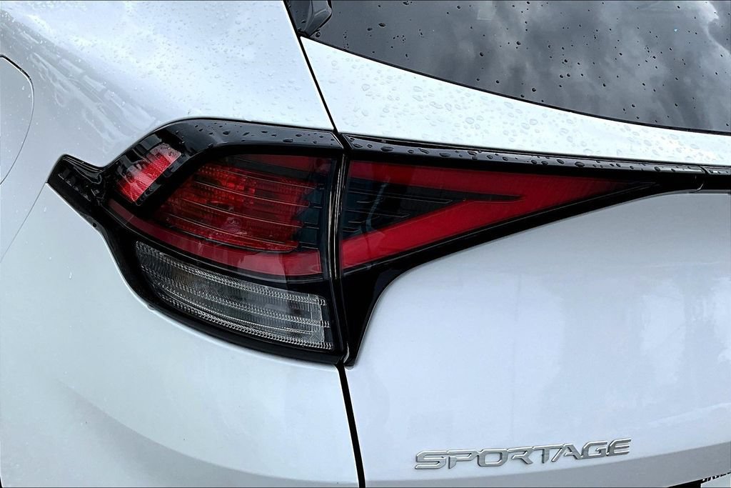 Used 2024 Kia Sportage EX FWD image 14