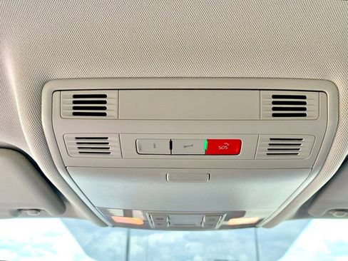 Used 2022 Volkswagen Taos SE image 17