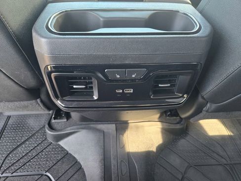 Used 2023 Chevrolet Silverado 1500 ZR2 image 10