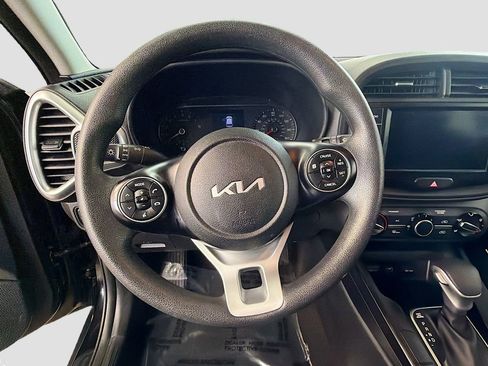 Used 2022 Kia Soul LX FWD image 13