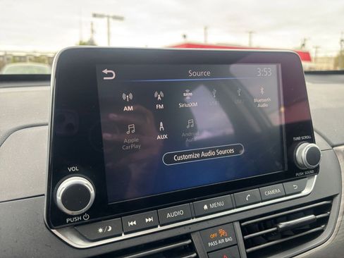 Used 2025 Nissan Altima 2.5 SV FWD image 20