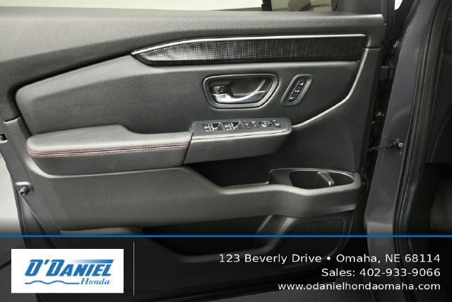 Used 2025 Honda Pilot Black Edition image 23