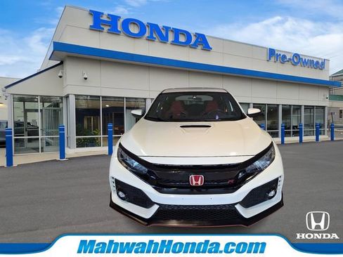 Used 2017 Honda Civic Type R image 2