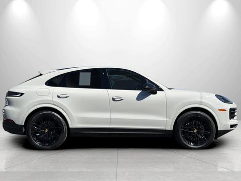 Used 2024 Porsche Cayenne Coupe AWD/4WD image 8