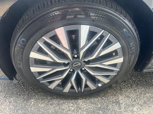 Used 2025 Nissan Altima 2.5 SV FWD image 6