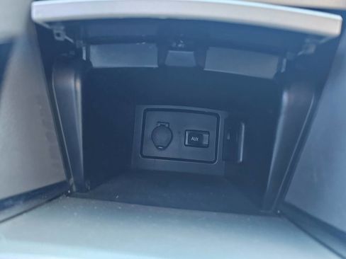 Used 2011 Toyota Camry image 31