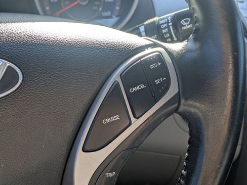 Used 2013 Hyundai Elantra Limited w/ Technology Pkg image 25