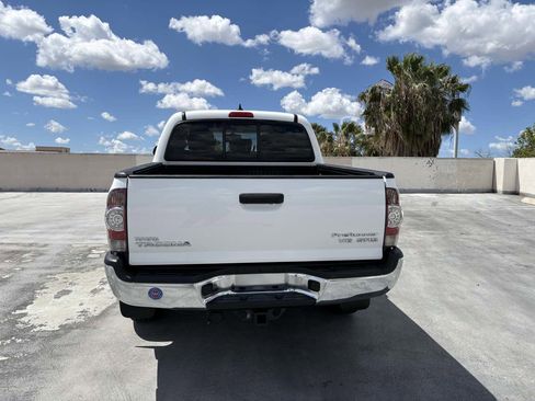 Used 2015 Toyota Tacoma PreRunner w/ SR5 Package image 16