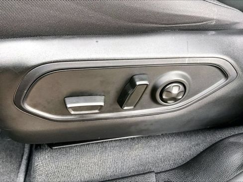 Used 2025 Jeep Grand Cherokee Laredo X w/ Luxury Tech Group I RWD image 25