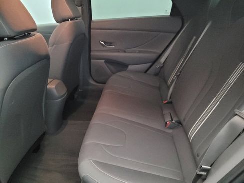 Used 2023 Hyundai Elantra SEL image 18