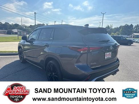 Used 2025 Toyota Highlander XSE AWD/4WD image 5