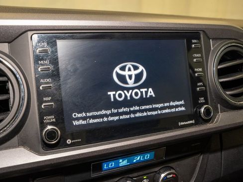 Certified 2023 Toyota Tacoma TRD Off-Road image 11