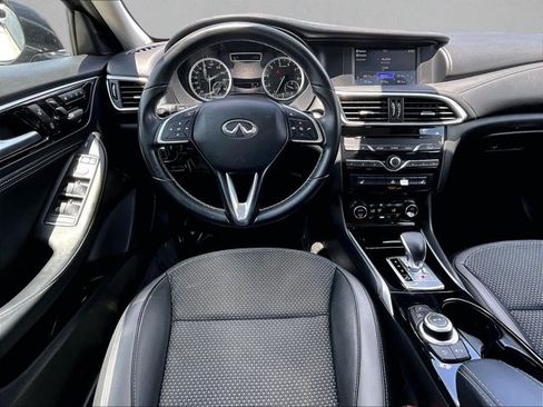 Used 2019 INFINITI QX30 FWD image 7