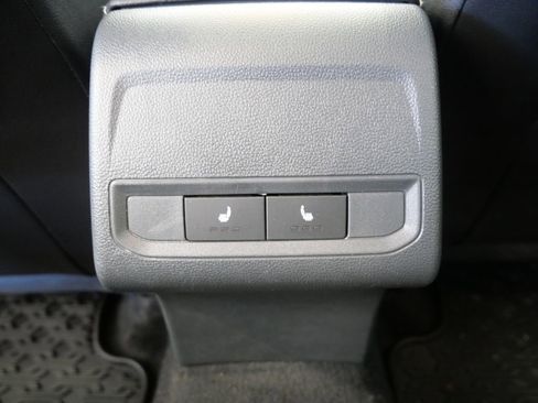 Used 2024 Volkswagen Jetta SEL FWD image 31