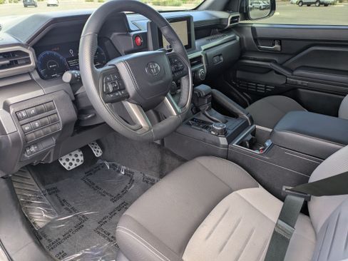 Used 2025 Toyota Tacoma TRD Sport AWD/4WD image 22