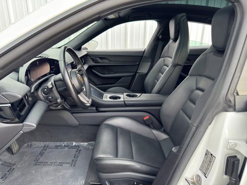 Used 2021 Porsche Taycan image 17