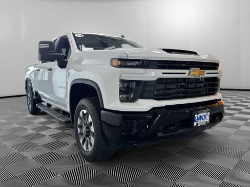 New 2026 Chevrolet Silverado 2500 Custom w/ Custom Value Package AWD/4WD image 7