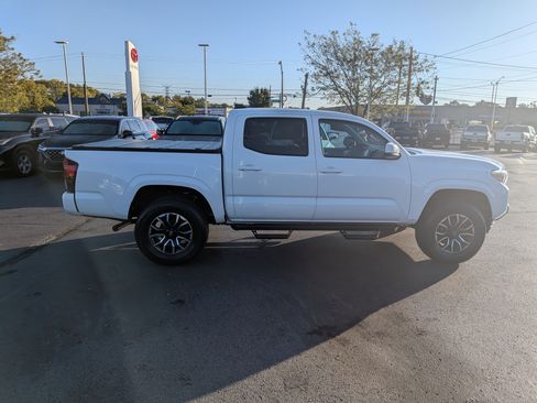 Used 2023 Toyota Tacoma SR image 10