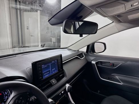 Certified 2019 Toyota RAV4 LE w/ Carpet Mat Package image 4