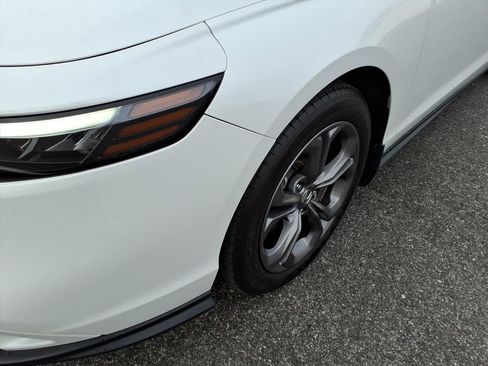 Used 2024 Honda Accord EX image 9