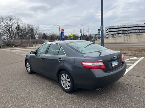 Used 2009 Toyota Camry XLE FWD image 4