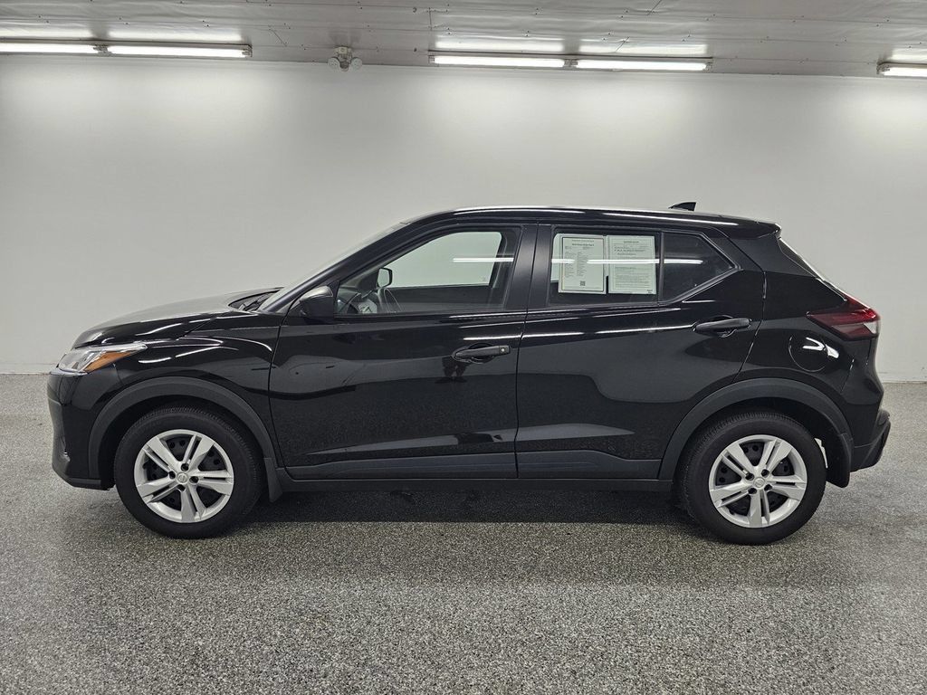 Used 2025 Nissan Kicks Play S FWD image 8