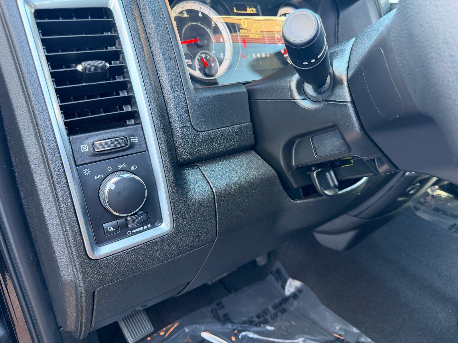 Used 2023 RAM 1500 Warlock AWD/4WD image 22
