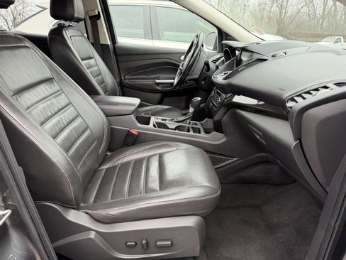 Used 2017 Ford Escape Titanium image 5