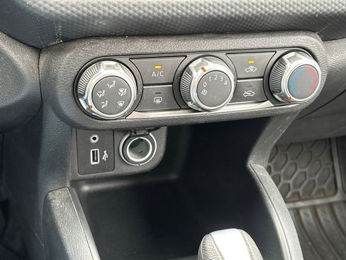 Used 2023 Nissan Kicks S image 10