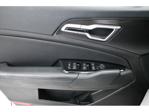 Used 2023 Kia Sportage EX image 32