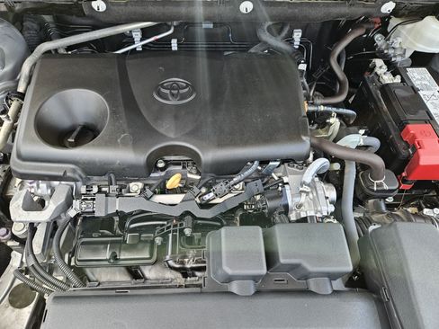 Used 2023 Toyota RAV4 LE FWD image 30