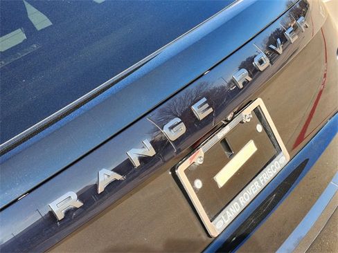 Used 2023 Land Rover Range Rover SE image 12