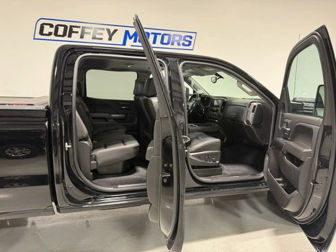 Used 2019 GMC Sierra 2500 SLT w/ Duramax Plus Package AWD/4WD image 11
