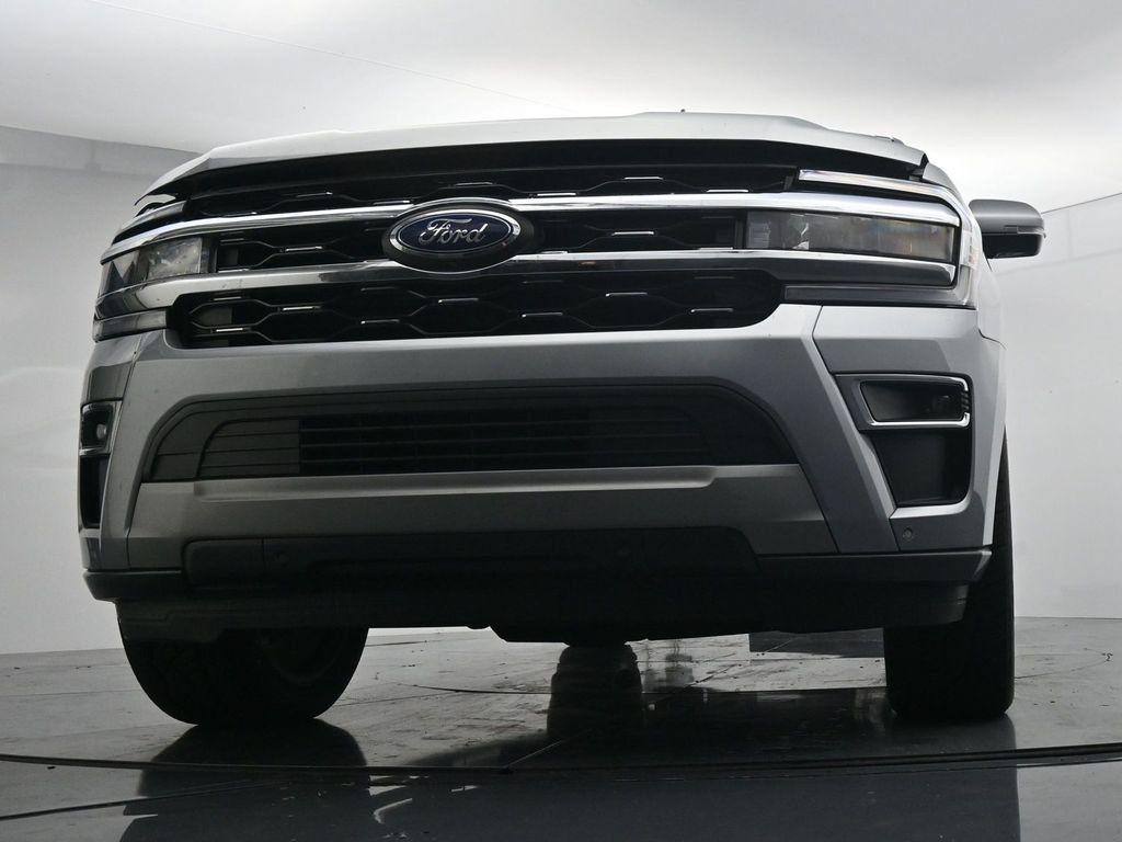 Used 2024 Ford Expedition Limited AWD/4WD image 36