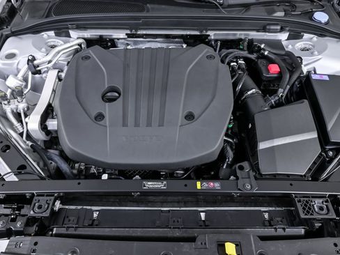 Certified 2025 Volvo V60 B5 Cross Country Plus image 35