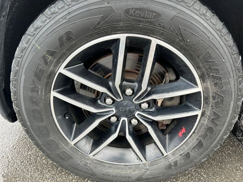 Used 2019 Jeep Grand Cherokee Trailhawk w/ Trailhawk Luxury Group image 16