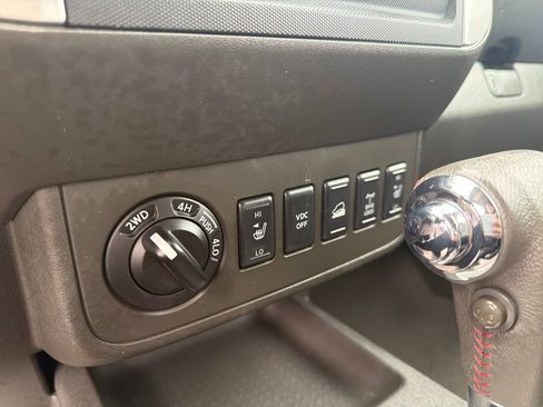 Used 2010 Nissan Frontier PRO-4X w/ Pro-4x Value Truck Pkg image 35